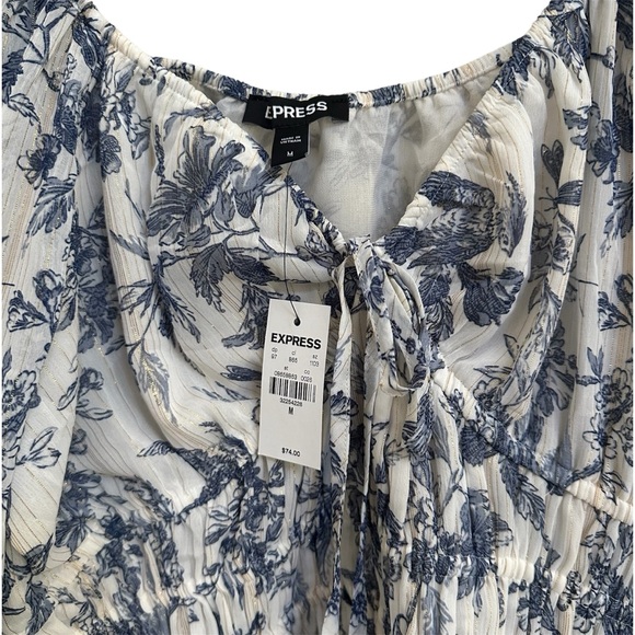 NWT! Express Blue & White Floral Pleated Blouse w/ Gold Detail in size Medium - Picture 3 of 7